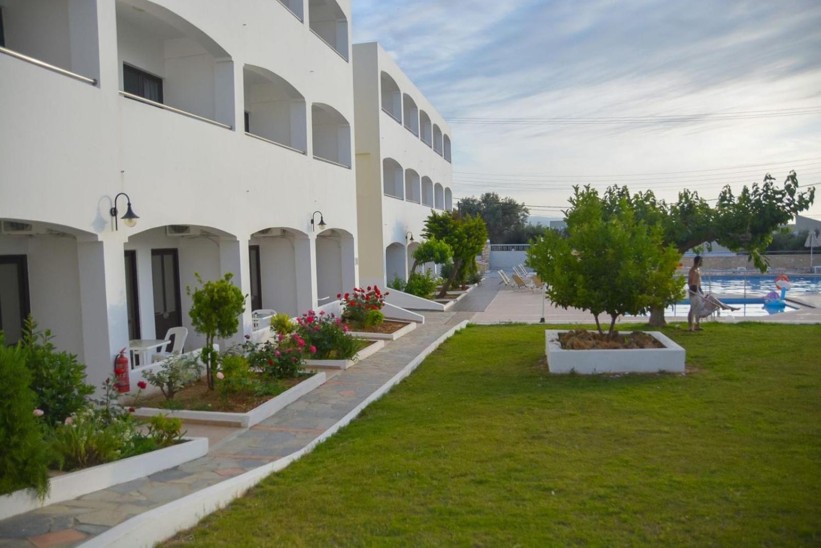 Adel Paradise Adelianos Kampos Exterior foto